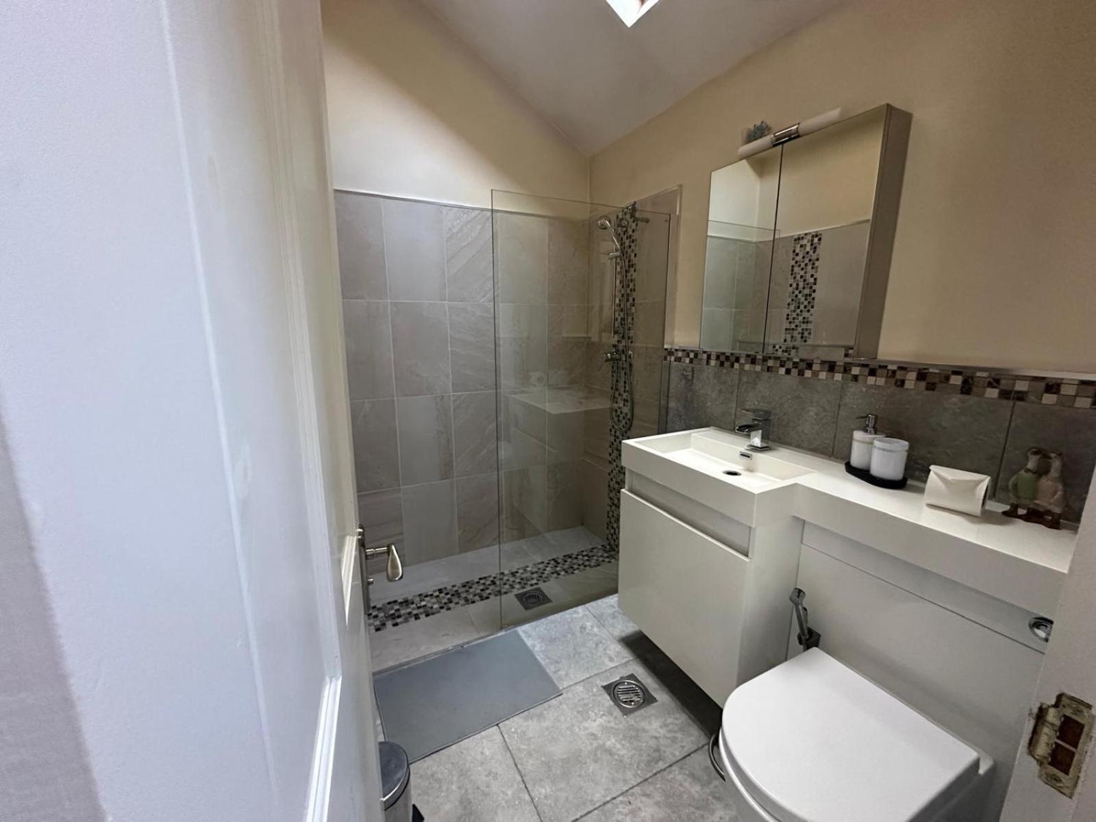 Luxurious Living 4 Bedroom Home Лондон Экстерьер фото